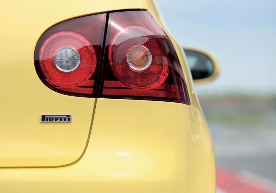  Volkswagen Golf GTi Pirelli 2007 года  (фото 14 из 16)